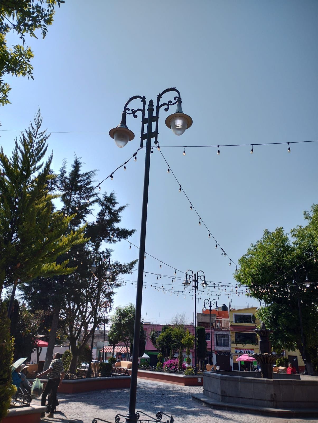 Brigadas 'Huamantla Brilla Más' atienden reportes de luminarias en la Plazuela de Jesús